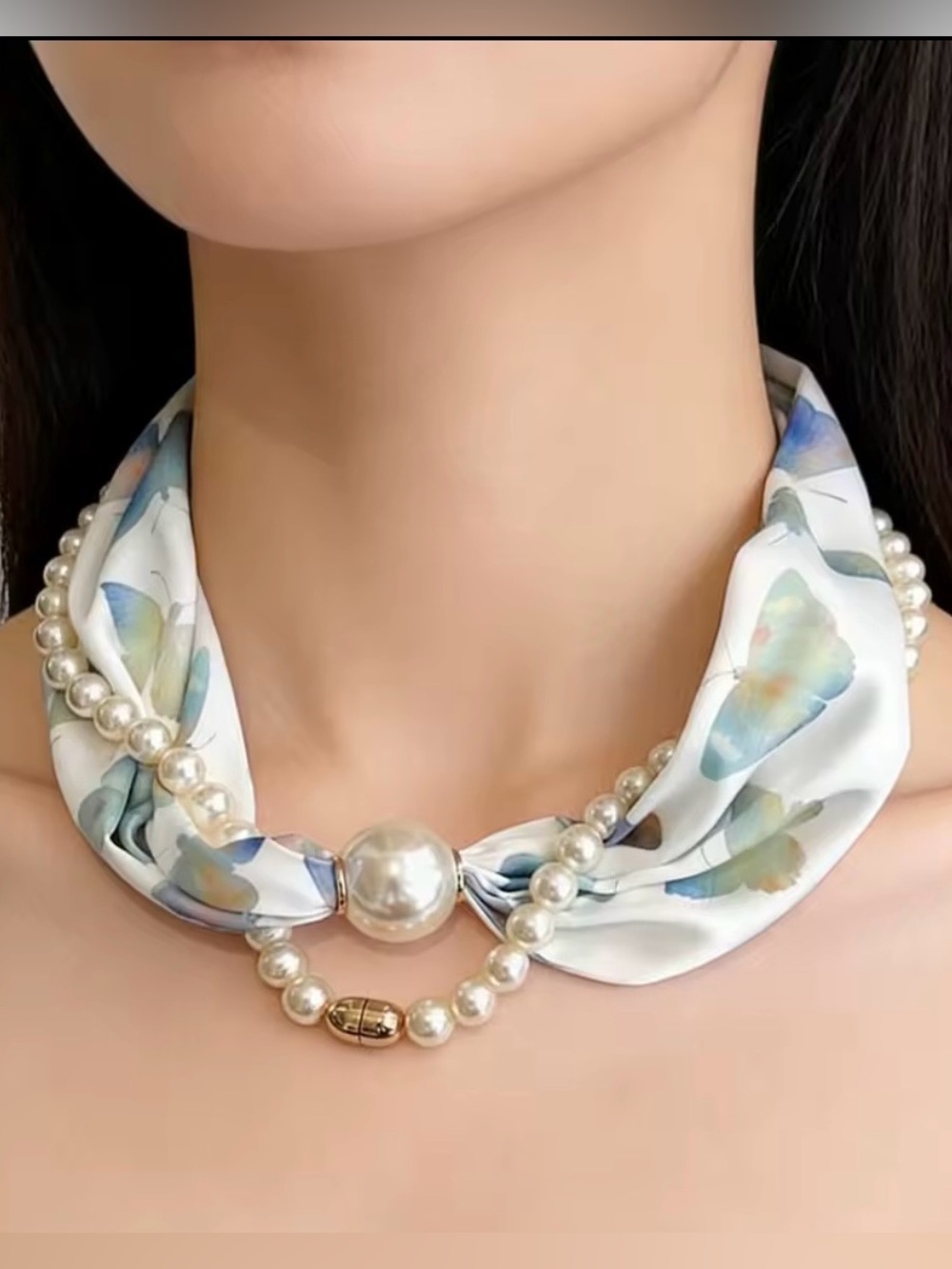 Scarf with Pearls